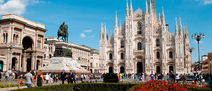 Milano-Piazza-del-Duomo-e-Galleria-Vittorio-Emanuele-II_01