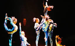 CIRQUE DU SOLEIL SI ESIBISCE ALL’EXPO