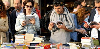 ROSE, LIBRI E INNAMORATI. A BARCELLONA