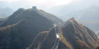CINA TURISTICA VICINA AL PODIO